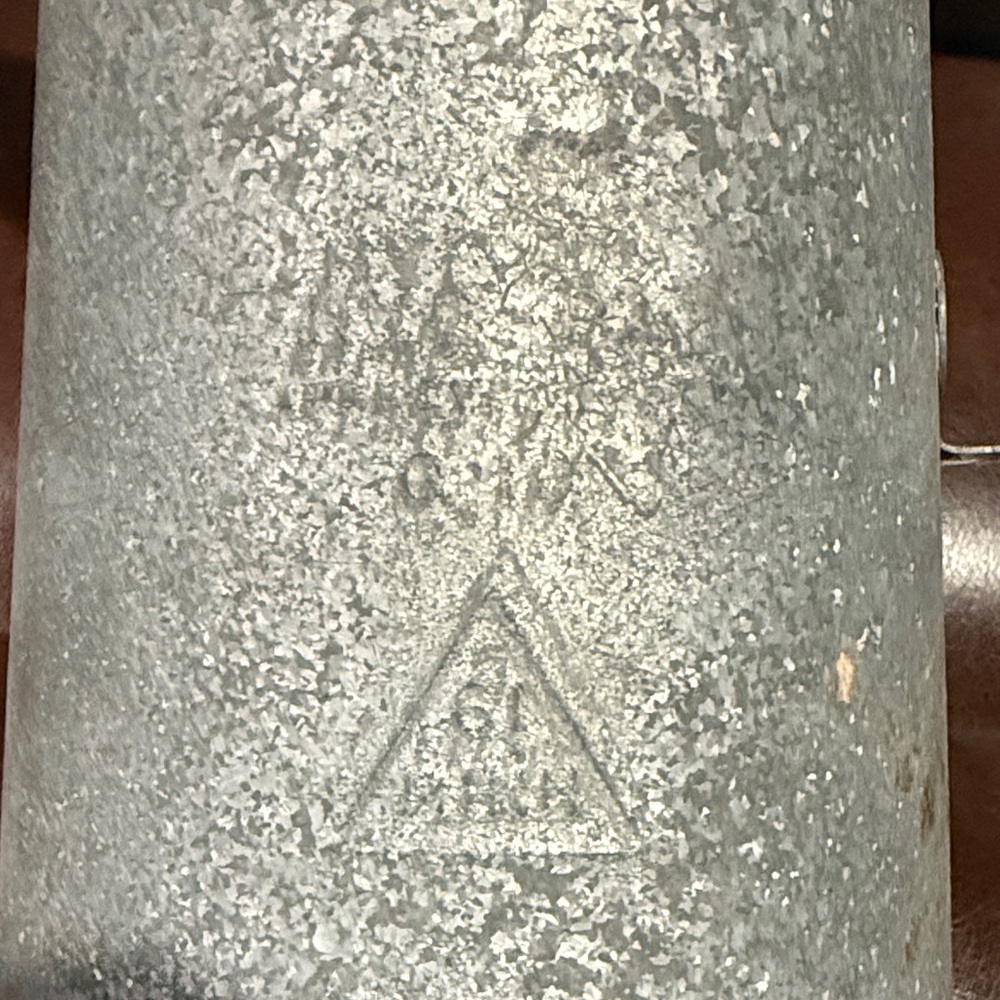 Vintage Metal Oil Can - Picture 7 of 11